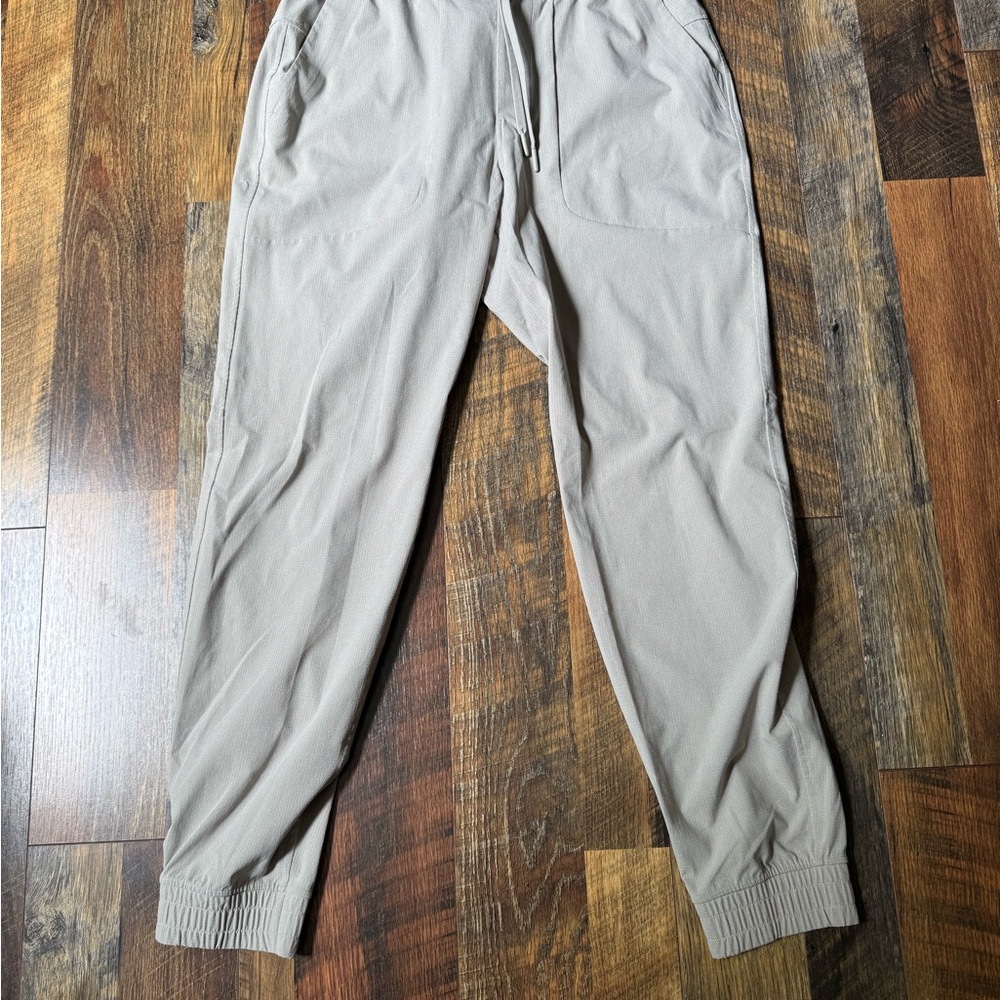 Lululemon men’s ABC Jogger Woven Air material